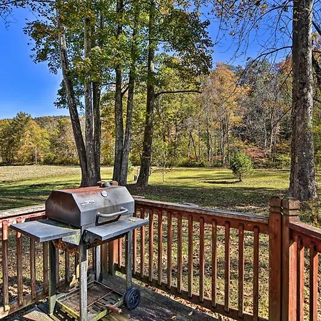 Rural Cabin Hideaway With Fire Pit And Mtn Views! Parsons Esterno foto