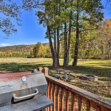 Rural Cabin Hideaway With Fire Pit And Mtn Views! Parsons Esterno foto