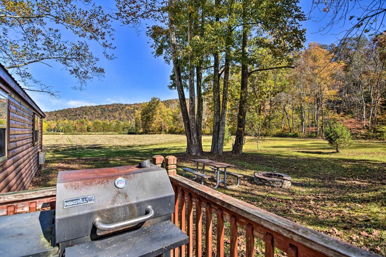 Rural Hideaway With Fire Pit And Mtn Views! Holiday home