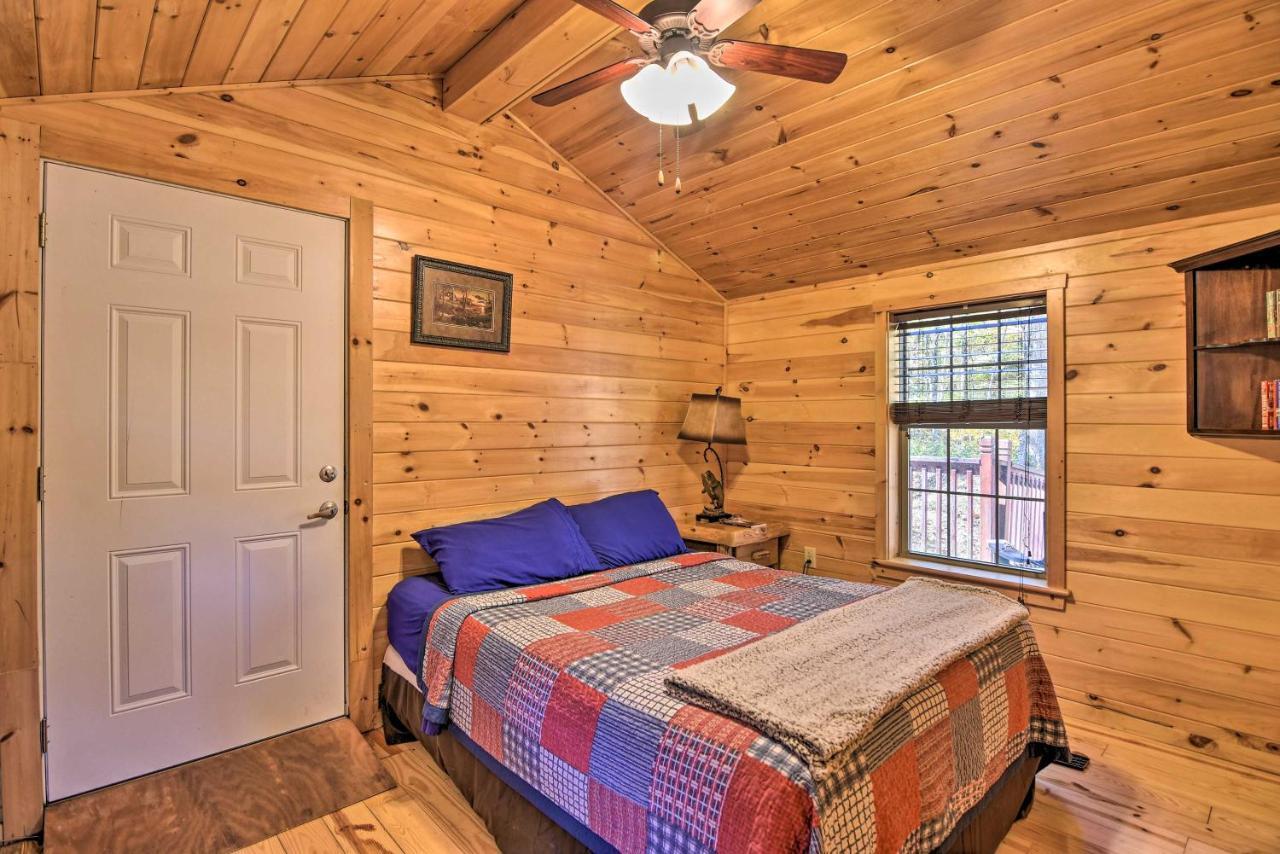 Rural Hideaway With Fire Pit And Mtn Views! Holiday home